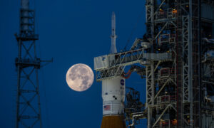 Artemis 1 viajará para a Lua com peça da Apollo 11 e rocha lunar
