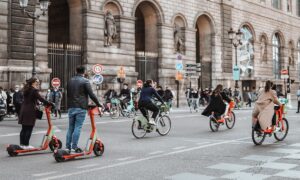 Bora pedalar: França dará R$ 20 mil para quem trocar carro por bike