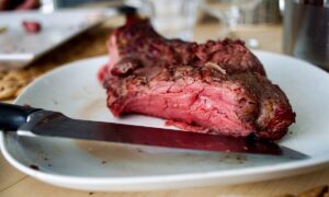 Pesquisa aponta que consumo de carne vermelha faz mais mal que bem à saúde