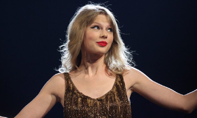 Taylor Swift lidera top 10 de famosos que mais poluíram com jatos particulares