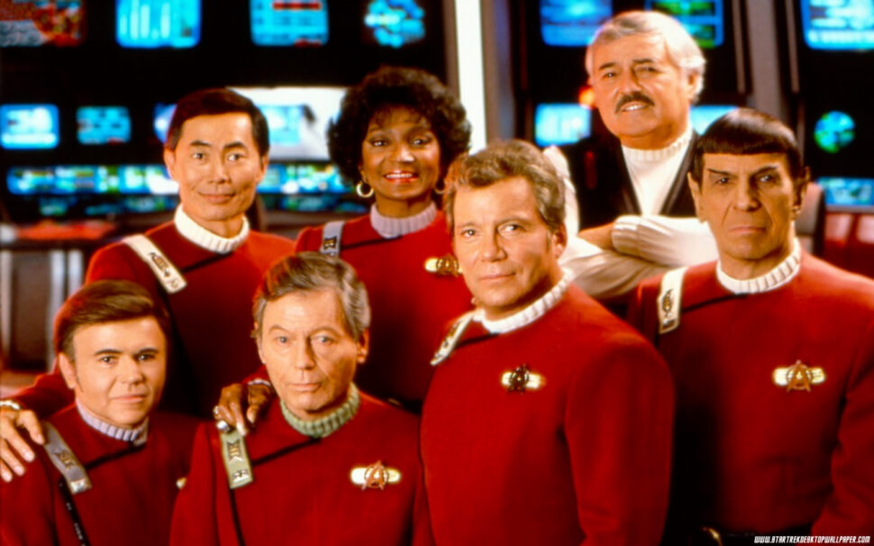 Nichelle Nichols posa junto com o elenco do filme “Jornada nas Estrelas: A Terra Desconhecida”, de 1991.