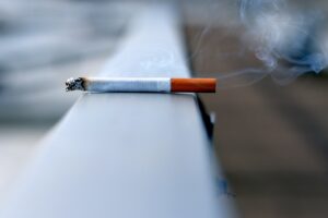 Filhos de pais que fumam cigarro são mais propensos a ter asma