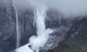 Após buraco gigante, Chile agora tem descolamento de geleira; assista