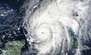 Ian: caçadores de furacão voam no olho da tempestade; veja imagens