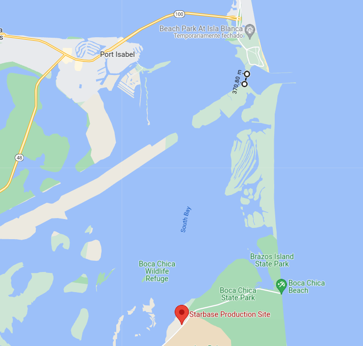 Mapa com a medição de distância entre a ilha South Padre e a região de Boca China. Em vermelho está indicado a Starbase, onde são construídos e testados os foguetes da SpaceX.
