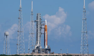 Reparos avançam e NASA marca teste no foguete da Artemis 1