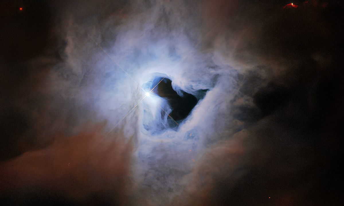 Foto do Hubble mostra "buraco de fechadura" no espaço