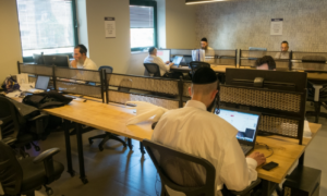 Em Israel, startup quer acelerar negócios de tecnologia de judeus ultraortodoxos