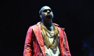 Neonazistas elogiam Kanye West após aquisição da Parler e discurso de ódio