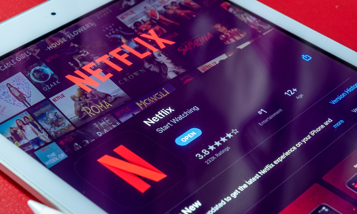 É oficial: Netflix terá plano mais barato e com anúncios