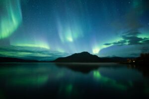 Aurora de prótons isolados rastreia danos na camada de ozônio