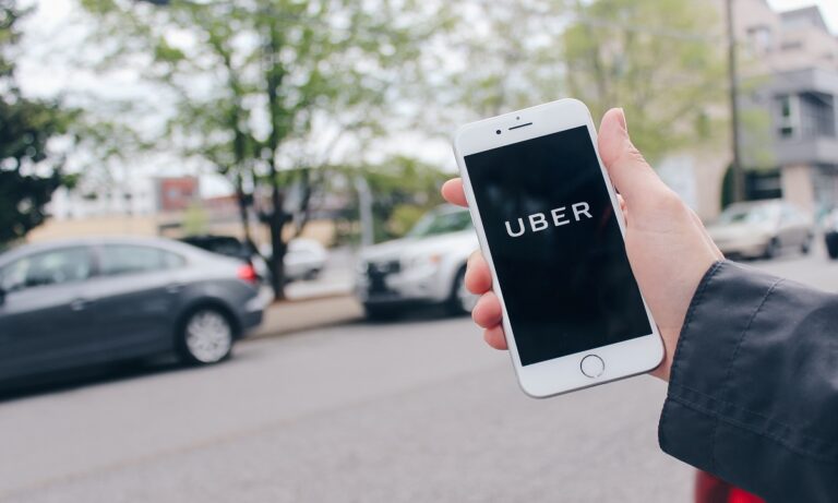 Nova Zelândia decide que motoristas de Uber devem ter direitos trabalhistas