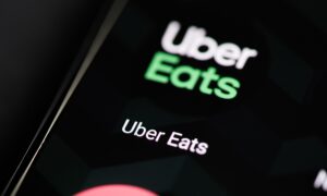 Canadá disponibiliza delivery de maconha via Uber Eats