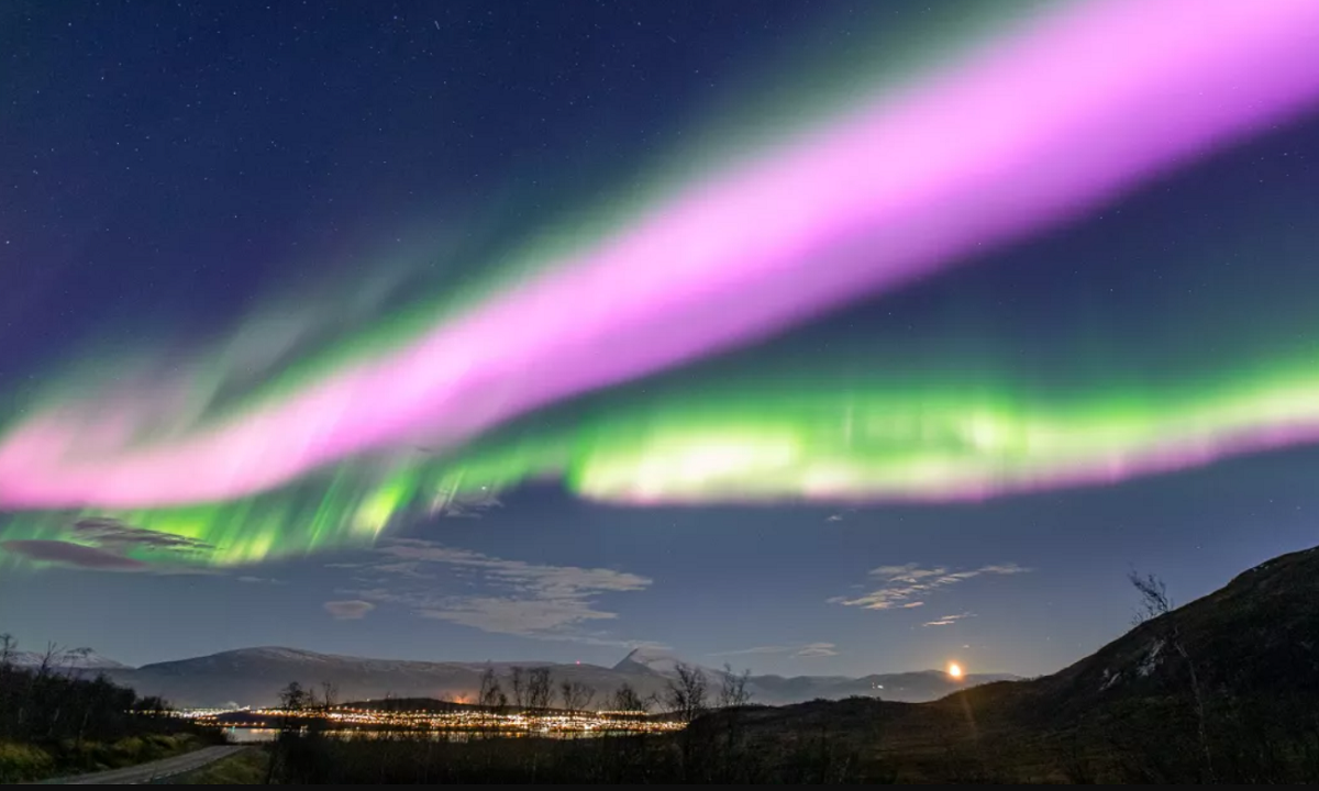 Aurora rosa neon surge após tempestade solar na Noruega; veja imagens
