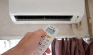 Governo japonês quer autonomia para controlar ar condicionados domésticos