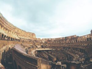 Pesquisadores encontram ossos de salsicha gladiador sob o Coliseu