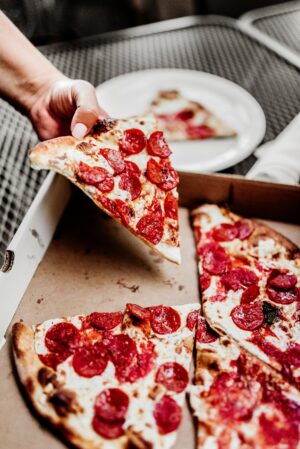 Australianos criam "pizza de fibra invisível" que facilita a digestão; entenda
