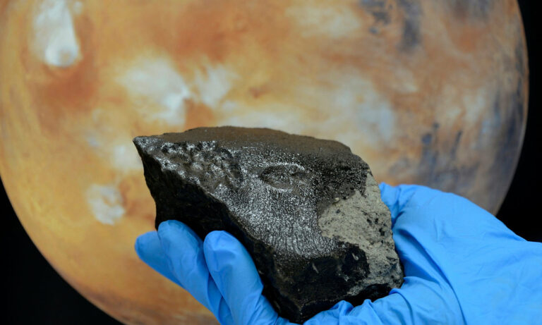 Cientistas encontram em meteorito pistas de vida antiga em Marte