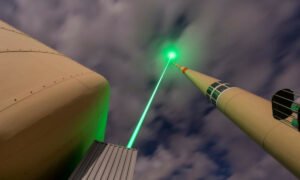 Cientistas europeus conseguem desviar raios com um poderoso laser