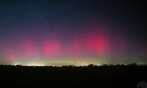 Tempestade magnética faz Reino Unido ver uma rara aurora boreal