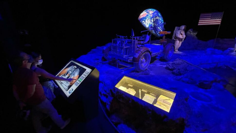 NASA prepares for the second exhibition of the Apollo mission in Brazil with the visit of a former astronaut
