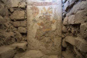 Arqueólogos no Peru revelam gravura com homem de duas faces