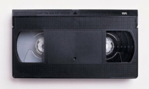 A JVC fez o 1º videocassete em 1971: o que a empresa japonesa lança hoje em dia?