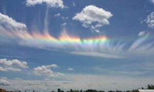 Arco-íris de fogo e irisação: o que são esses fenômenos no céu?
