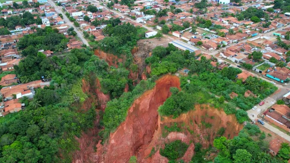 Veja a cidade no Maranhão que pode ser engolida por crateras