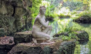 Estátua de Vênus nua é achada em lixo da era romana na França