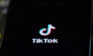 Vício em TikTok já está em todas as gerações, diz pesquisa