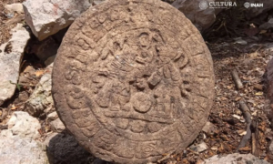 Encontrada gravura que mostra jogo de bola no ano 894 d.C em Chichén Itzá