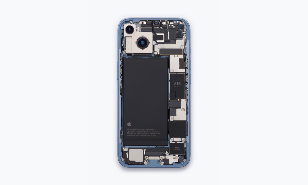 Apple anuncia que iPhone 17 usará apenas baterias recicladas