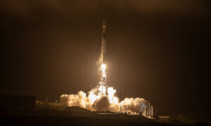 SpaceX lança novo satélite brasileiro ao espaço; assista