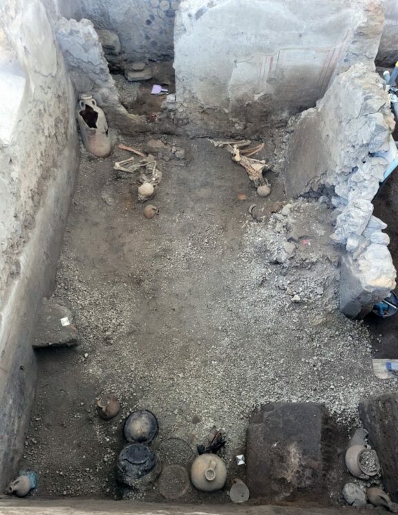 esqueletos encontrados em Pompeia