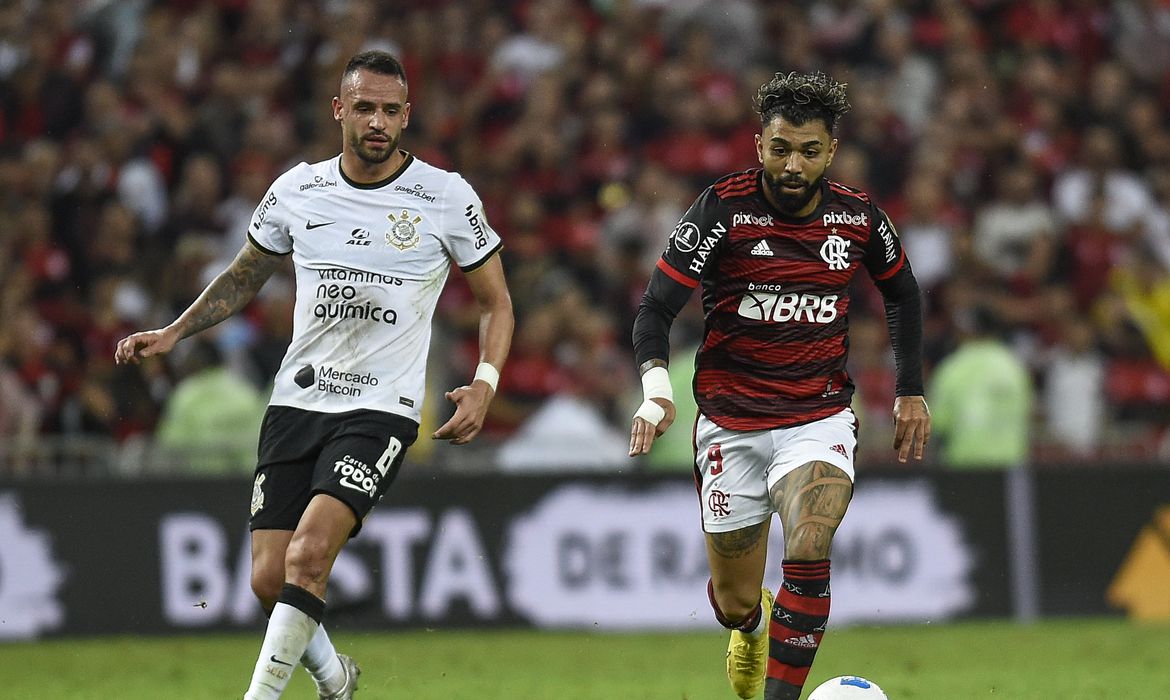Brasileirão 2023: Onde assistir a Corinthians x Flamengo ao vivo e