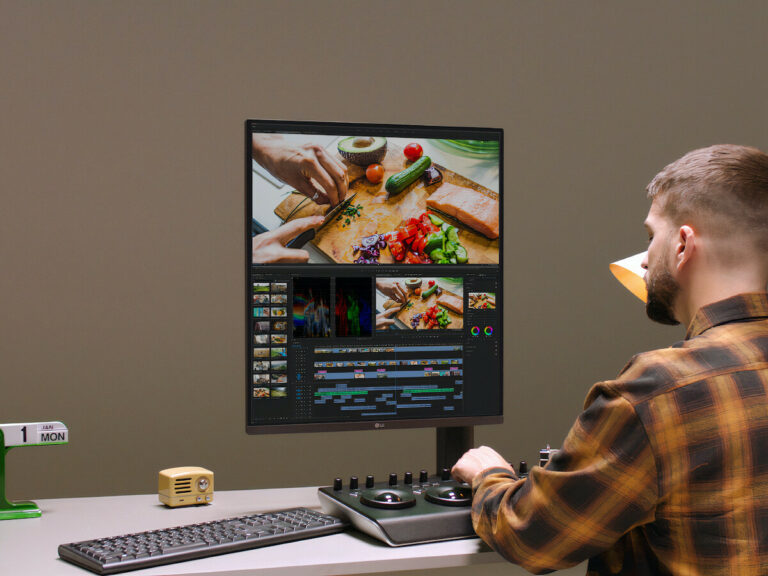 O LG Ergo DualUp é o primeiro monitor do país a oferecer esse formato de tela dupla vertical