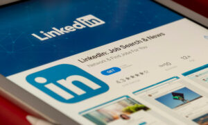 LinkedIn anuncia corte de funcionários e fim das operações na China
