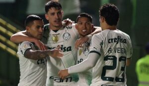 O Palmeiras enfrenta o Grêmio em partida válida pelo Brasileirão