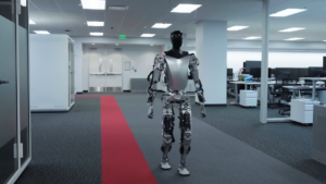 O robô da Tesla em vídeo recente