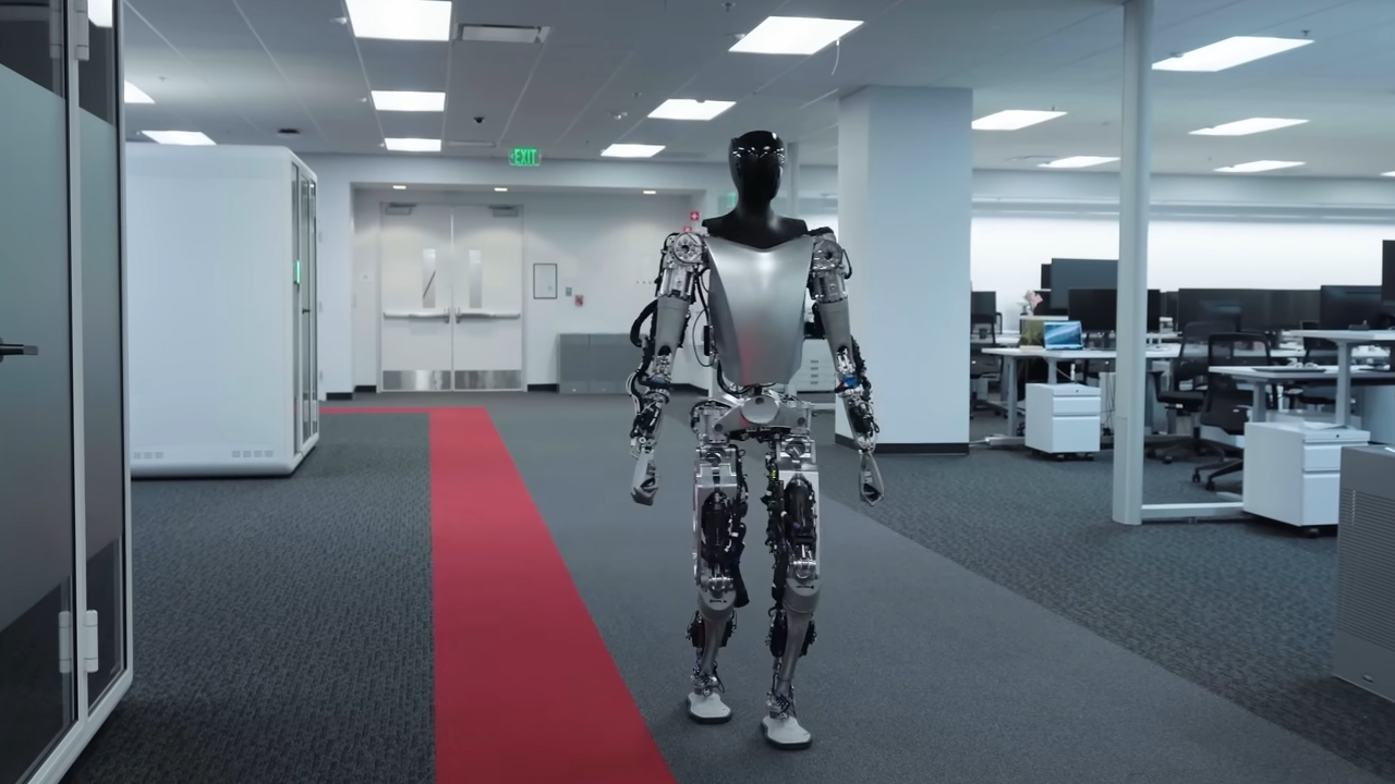 O robô humanoide da Tesla em vídeo recente