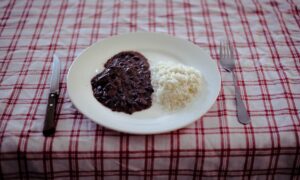 Até 2025, brasileiro não comerá mais arroz com feijão todo dia
