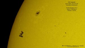 Fotógrafo registra momento exato em que a ISS atravessa o Sol