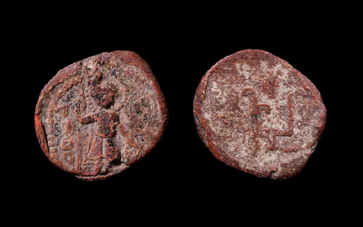 selo de chumbo do século 12 com figura de são jorge