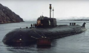 Submarino russo Kursk ficou sem ar e matou 118 pessoas há 23 anos