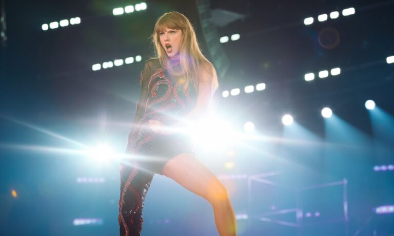 Taylor Swift é a 1ª mulher a emplacar 4 álbuns no Top 10 da Billboard ao mesmo tempo