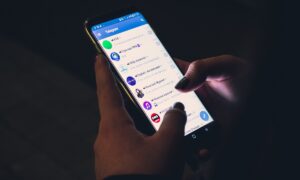 Como o Telegram ganha dinheiro? Conheça a origem da receita da rede