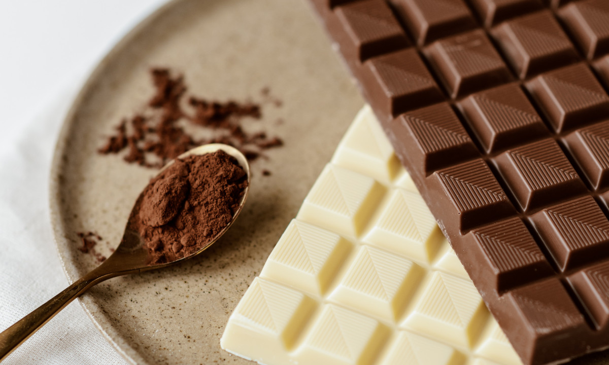Dia do Chocolate: como o cacau pode salvar seus dentes