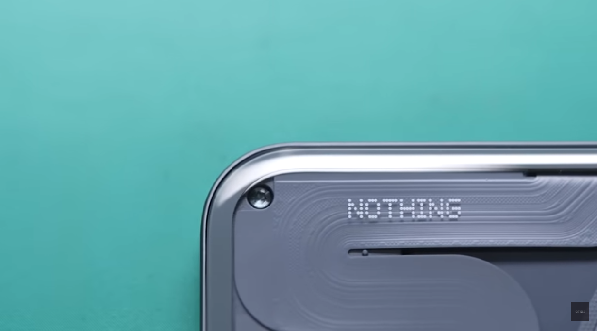 Após fone e celular, Nothing lançará smartwatch minimalista