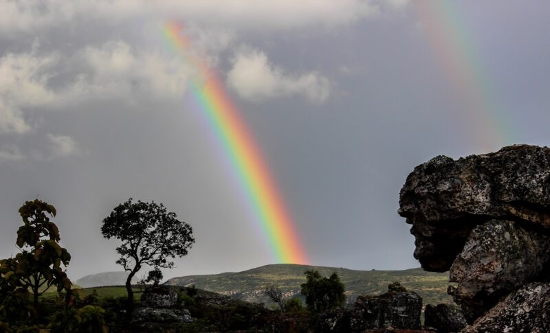 Fotógrafo registra arco-íris como você nunca viu